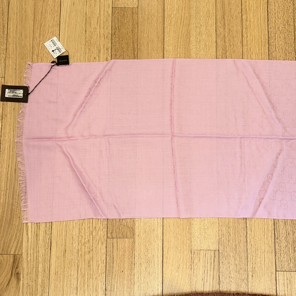 Pink Gucci scarf 🩷